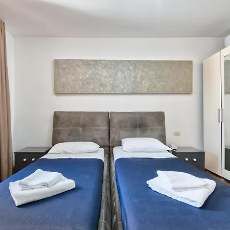 מלון Trieste 3*