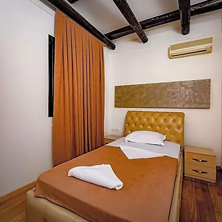 Trieste 3* Μέστρε