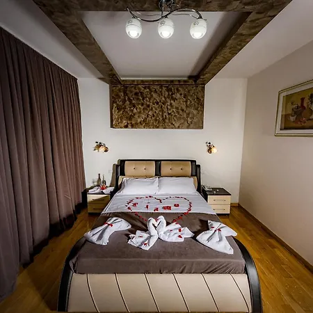 Trieste فندق ميستر