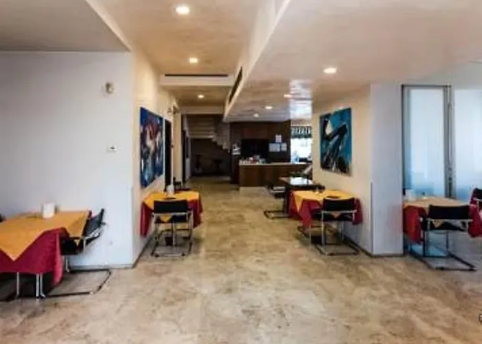 里雅斯特酒店 梅斯特雷